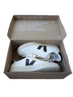 VEJA Campo Chromefree Leather Sneakers | Size 7 | New in Box